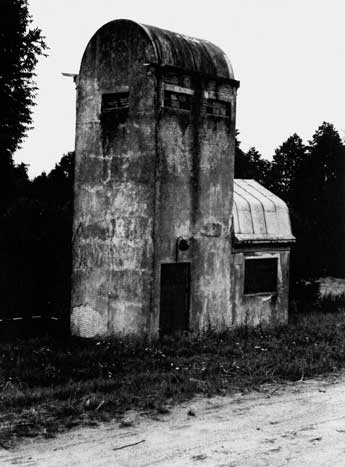 Altes elektr. Schöpfwerk v. 1929 an der Klemente nahe Cocceji-Stub­benhagen. Foto von 1998