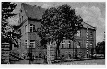 Kreiskrankenhaus Zielenzig vor 1943 und im Jahre 198ß