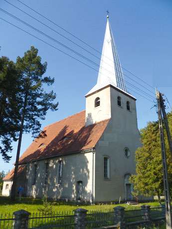 Kirche und Friedhof von Hammer