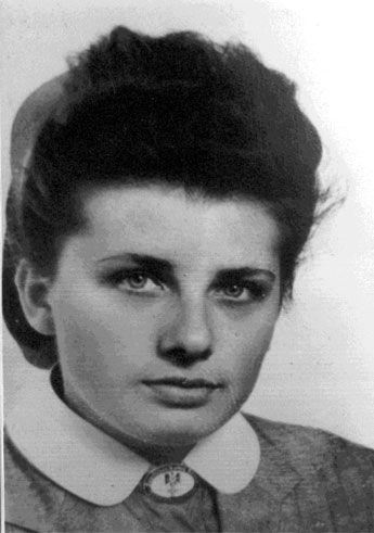 Bild 1 zeigt sie als junge Krankenschwester in Berlin-Tempelhof